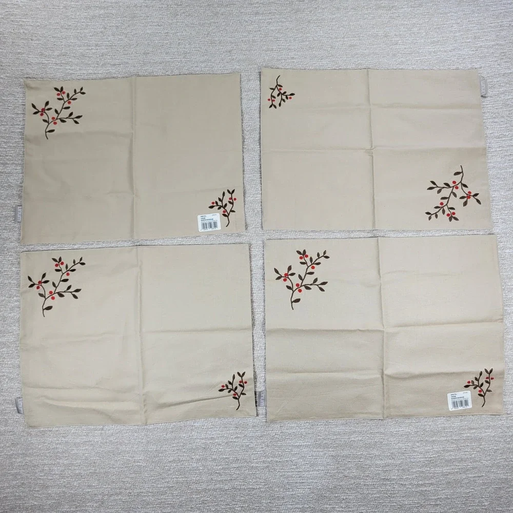 Linum Katarina Brieditis Mistel Placemats Set of 4 Beige Embroidered Christmas